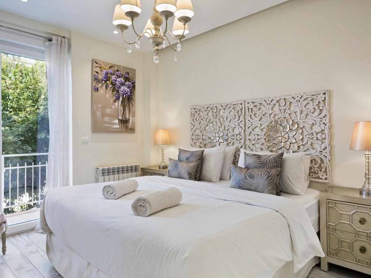 Sitges Spaces Mediterranean Apartments 4 Bedroom, 4 Bathroom, Huge Terrace, Jacuzzi- Sleeps 9 المظهر الخارجي الصورة