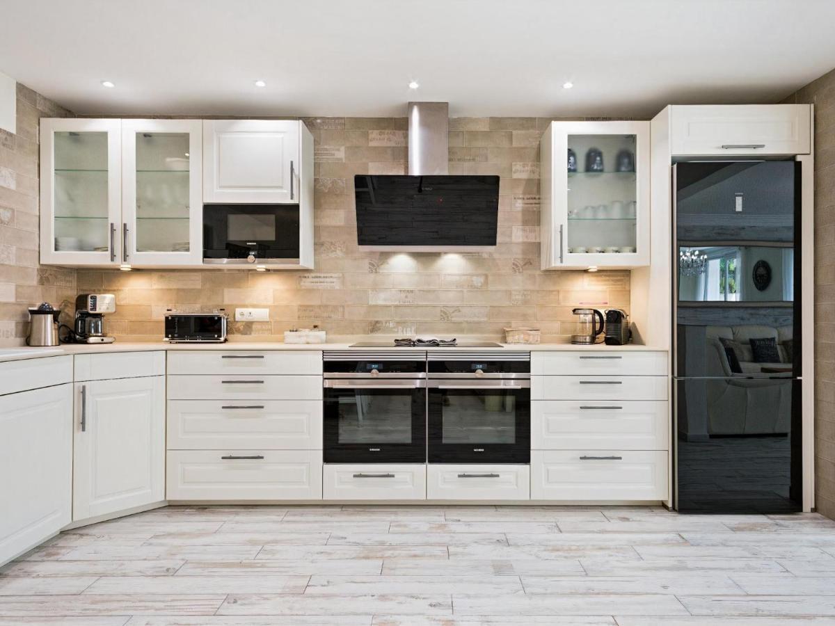 Sitges Spaces Mediterranean Apartments 4 Bedroom, 4 Bathroom, Huge Terrace, Jacuzzi- Sleeps 9 المظهر الخارجي الصورة