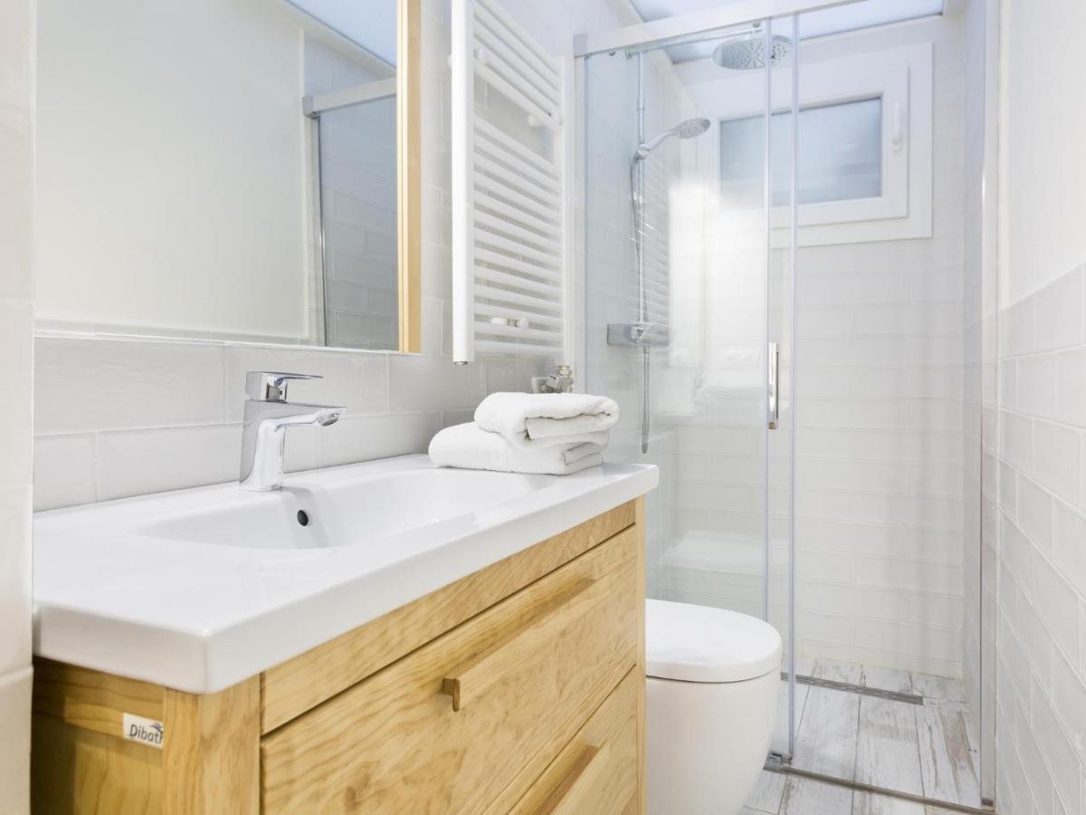 Sitges Spaces Mediterranean Apartments 4 Bedroom, 4 Bathroom, Huge Terrace, Jacuzzi- Sleeps 9 المظهر الخارجي الصورة